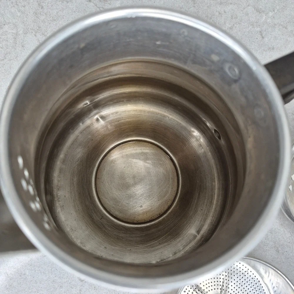 Wear-Ever Coffee Percolator Vintage 5062‎ 8 Cup Silver
